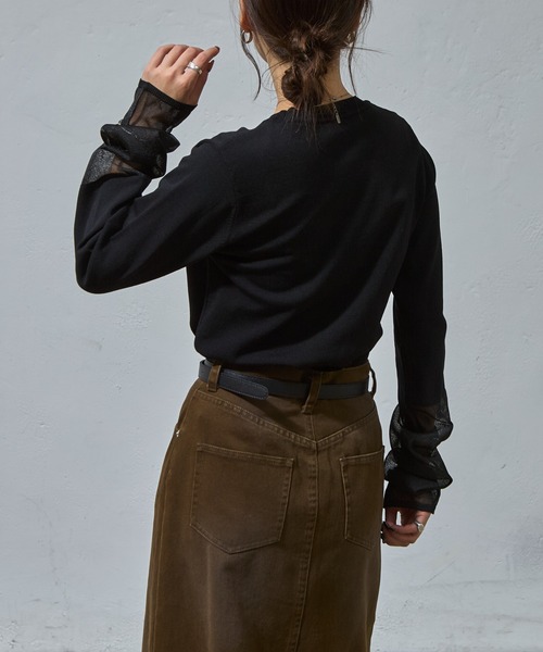 COLONY 2139(コロニートゥーワンスリーナイン)の「袖先シアークルーニット(ニット/セーター・レディース・ブラック/グレイッシュベージュ/オリーブ/オフホワイト/ネイビー・FREE)」の16枚目の写真