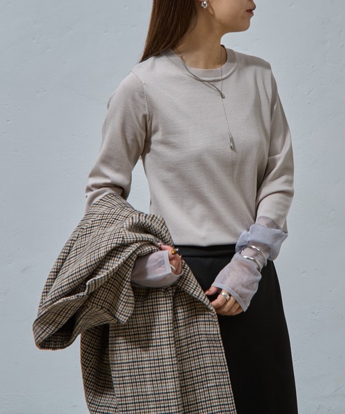 COLONY 2139(コロニートゥーワンスリーナイン)の「袖先シアークルーニット(ニット/セーター・レディース・ブラック/グレイッシュベージュ/オリーブ/オフホワイト/ネイビー・FREE)」の22枚目の写真