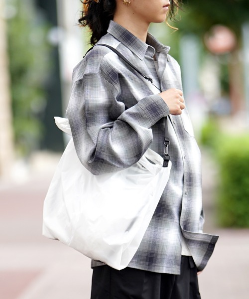 BURLAP OUTFITTER(バーラップアウトフィッター)の「BURLAP OUTFITTER バーラップアウトフィッター 別注 トートバッグ(エコバッグ/サブバッグ・メンズ・ブラック/ホワイト・FREE)」の4枚目の写真