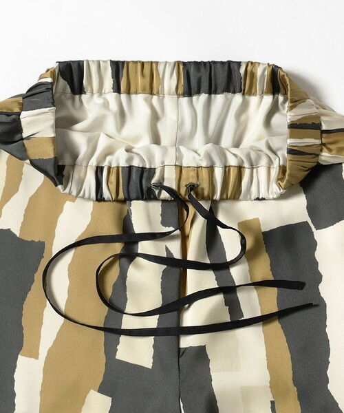 Demi-Luxe BEAMS（デミルクス ビームス）の「シックプリント パンツ（その他パンツ・レディース・ベージュ・38/36）」の4枚目の写真