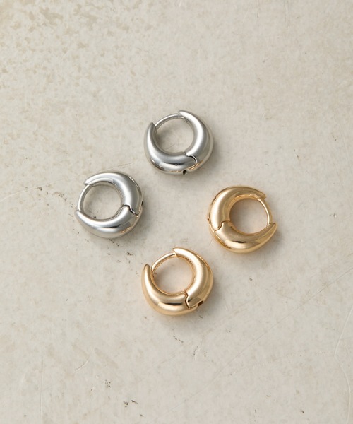 COLONY 2139（コロニートゥーワンスリーナイン）の「タイニーフープワンタッチピアス（ピアス（両耳用）・レディース・ゴールド/シルバー・FREE）」の3枚目の写真