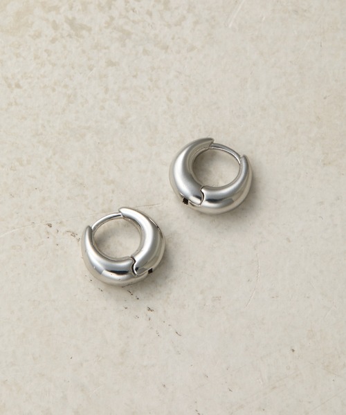 COLONY 2139（コロニートゥーワンスリーナイン）の「タイニーフープワンタッチピアス（ピアス（両耳用）・レディース・ゴールド/シルバー・FREE）」の4枚目の写真