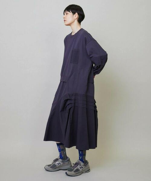 FRAPBOIS(フラボア)の「スウェサー ワンピース(ワンピース・レディース・チャコールグレー/カーキ・1)」の4枚目の写真