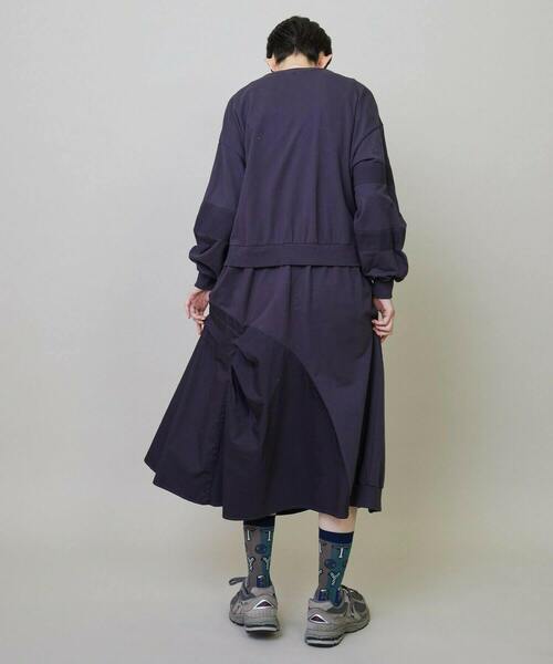 FRAPBOIS(フラボア)の「スウェサー ワンピース(ワンピース・レディース・チャコールグレー/カーキ・1)」の5枚目の写真