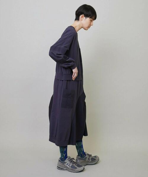 FRAPBOIS(フラボア)の「スウェサー ワンピース(ワンピース・レディース・チャコールグレー/カーキ・1)」の12枚目の写真