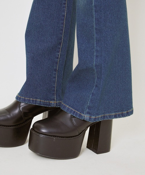 GORGE(ゴージ)の「《美脚シルエット》レディース フレアデニムパンツ ブーツカット ジーンズ 春秋冬(デニムパンツ・レディース・ブルー/ライトブルー・S/M/L)」の19枚目の写真