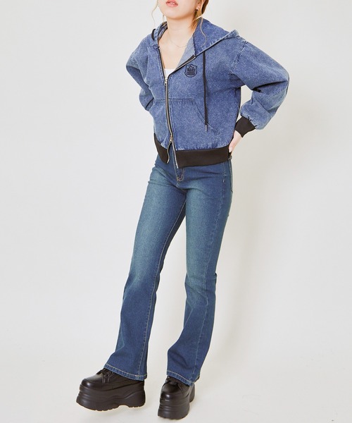 GORGE(ゴージ)の「《美脚シルエット》レディース フレアデニムパンツ ブーツカット ジーンズ 春秋冬(デニムパンツ・レディース・ブルー/ライトブルー・S/M/L)」の16枚目の写真