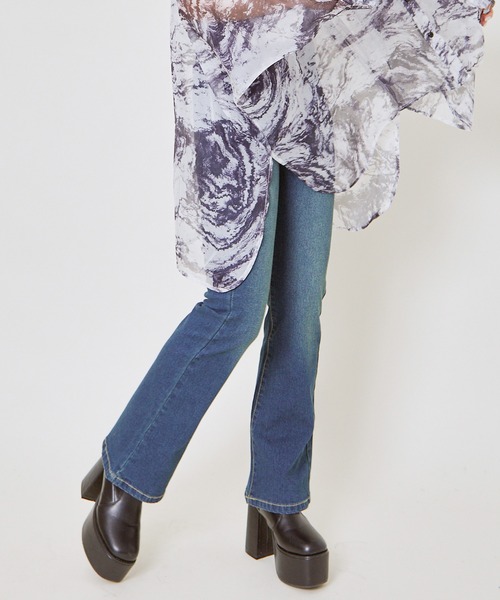 GORGE(ゴージ)の「《美脚シルエット》レディース フレアデニムパンツ ブーツカット ジーンズ 春秋冬(デニムパンツ・レディース・ブルー/ライトブルー・S/M/L)」の7枚目の写真