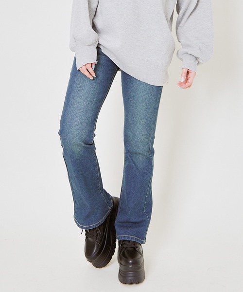 GORGE(ゴージ)の「《美脚シルエット》レディース フレアデニムパンツ ブーツカット ジーンズ 春秋冬(デニムパンツ・レディース・ブルー/ライトブルー・S/M/L)」の3枚目の写真