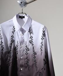 REGIEVO（レジエボ）の「Embroidery gradation long sleeve shirt / 刺繍グラデーション 長袖シャツ unisex（シャツ/ブラウス）」