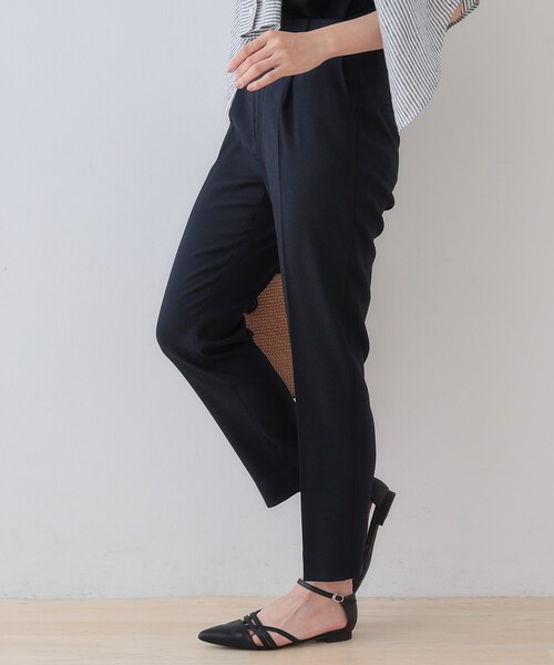 INDIVI（インディヴィ）の「【こなれSETUP】リネンライクテーパードパンツ（その他パンツ・レディース・ネイビー/ナチュラル/ライトグレー系3・03/05/12/13/15 /19/36/38/40）」の18枚目の写真