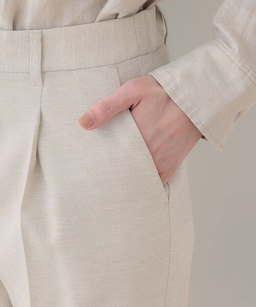 INDIVI（インディヴィ）の「【こなれSETUP】リネンライクテーパードパンツ（その他パンツ・レディース・ネイビー/ナチュラル/ライトグレー系3・03/05/12/13/15 /19/36/38/40）」の5枚目の写真