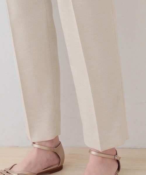 INDIVI（インディヴィ）の「【こなれSETUP】リネンライクテーパードパンツ（その他パンツ・レディース・ネイビー/ナチュラル/ライトグレー系3・03/05/12/13/15 /19/36/38/40）」の4枚目の写真