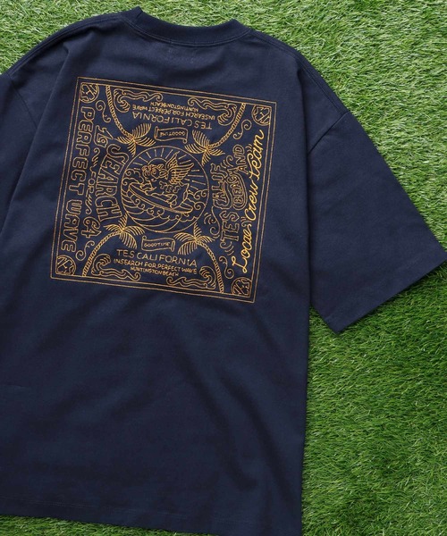 The Endless Summer(エンドレスサマー)の「TES BANDANA EMB BIG T-SHIRT / ビッグシルエットTシャツ(Tシャツ/カットソー・メンズ・ブラック/ホワイト/ベージュ系その他4/ネイビー・SMALL/MEDIUM/LARGE/X-LARGE)」の4枚目の写真