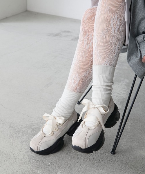 forksy.（フォルクシー）の「【forksy.】ボリュームソール サテンリボン バレエスニーカー（バレエシューズ・レディース・オフホワイト/ブラック系/ブラック系1・S/M/L/LL）」の7枚目の写真