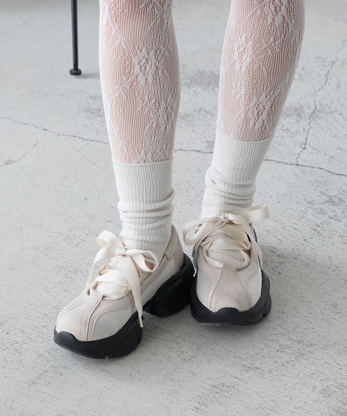 forksy.（フォルクシー）の「【forksy.】ボリュームソール サテンリボン バレエスニーカー（バレエシューズ・レディース・オフホワイト/ブラック系/ブラック系1・S/M/L/LL）」の9枚目の写真