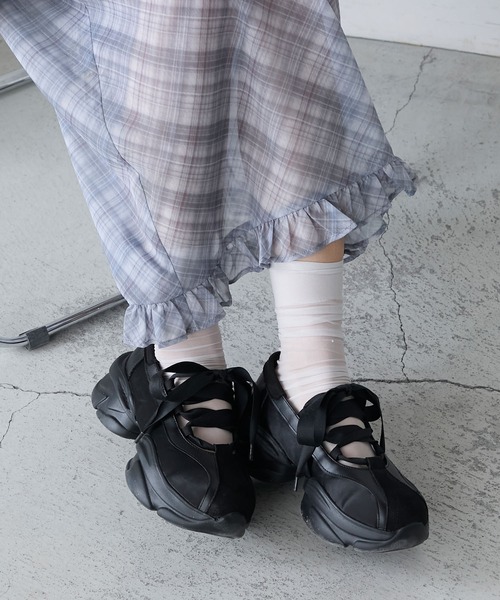 forksy.（フォルクシー）の「【forksy.】ボリュームソール サテンリボン バレエスニーカー（バレエシューズ・レディース・オフホワイト/ブラック系/ブラック系1・S/M/L/LL）」の22枚目の写真