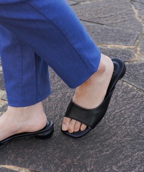 Bou Jeloud（ブージュルード）の「アシンメトリーミュール（サンダル・レディース・ベージュ/ブラック・38/36）」の7枚目の写真