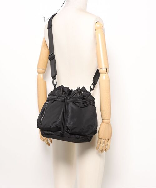 MAGASIN DE MODE Brew(マガジンデモードブリュー)の「【MAGASIN DE MODE Brew】e.e.p.ダブルポケットドロストショルダー SNBD(ショルダーバッグ・レディース・マスタード/ブラック/カーキ/グレー・FREE)」の12枚目の写真