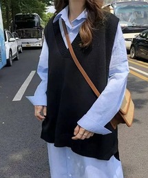 サイドスリットVネックニットベスト