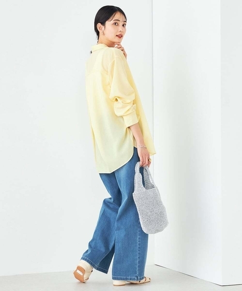 a.v.v（アーヴェヴェ）の「【洗える/イージーケア/接触冷感/毛玉になりにくい/雑誌InRed(宝島社)5月号掲載】バックタックシアーシャツ（シャツ/ブラウス・レディース・ベージュ/ホワイト/チャコールグレー/ブルー/クリーム・34/38/36/40/42）」の8枚目の写真