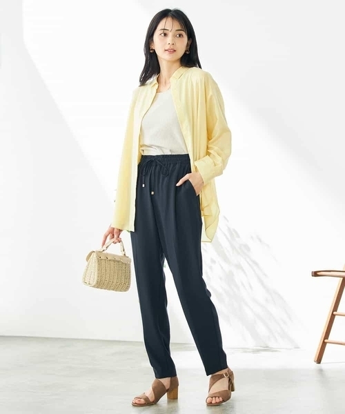 a.v.v（アーヴェヴェ）の「【洗える/イージーケア/接触冷感/毛玉になりにくい/雑誌InRed(宝島社)5月号掲載】バックタックシアーシャツ（シャツ/ブラウス・レディース・ベージュ/ホワイト/チャコールグレー/ブルー/クリーム・34/38/36/40/42）」の16枚目の写真