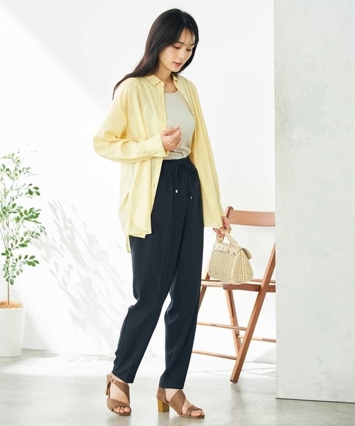 a.v.v（アーヴェヴェ）の「【洗える/イージーケア/接触冷感/毛玉になりにくい/雑誌InRed(宝島社)5月号掲載】バックタックシアーシャツ（シャツ/ブラウス・レディース・ベージュ/ホワイト/チャコールグレー/ブルー/クリーム・34/38/36/40/42）」の17枚目の写真