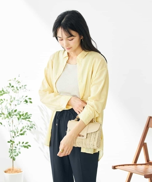 a.v.v（アーヴェヴェ）の「【洗える/イージーケア/接触冷感/毛玉になりにくい/雑誌InRed(宝島社)5月号掲載】バックタックシアーシャツ（シャツ/ブラウス・レディース・ベージュ/ホワイト/チャコールグレー/ブルー/クリーム・34/38/36/40/42）」の19枚目の写真