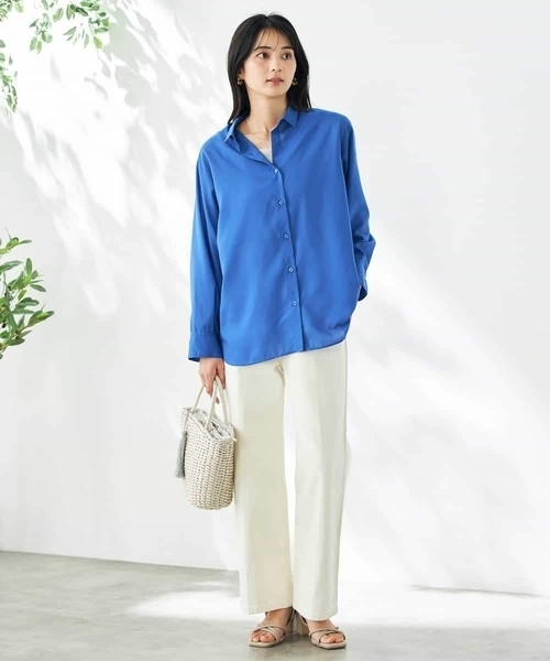 a.v.v（アーヴェヴェ）の「【洗える/イージーケア/接触冷感/毛玉になりにくい/雑誌InRed(宝島社)5月号掲載】バックタックシアーシャツ（シャツ/ブラウス・レディース・ベージュ/ホワイト/チャコールグレー/ブルー/クリーム・34/38/36/40/42）」の21枚目の写真