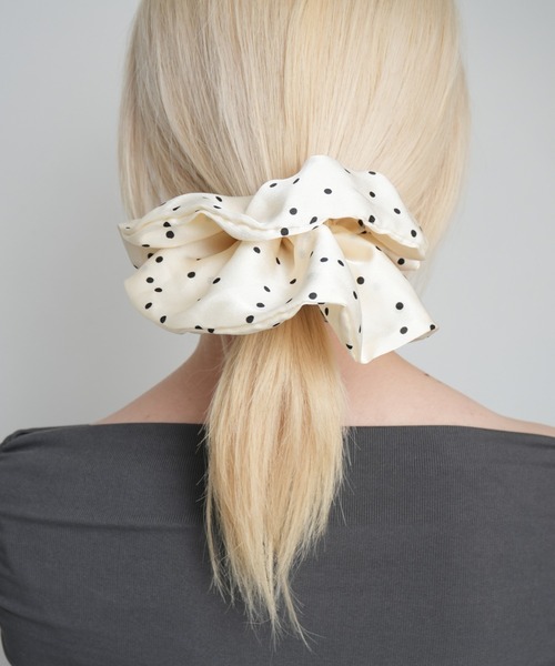 IMARI（イマリ）の「【 IMARI / イマリ 】 ドット ダブルフリル シュシュ（シュシュ・レディース・ホワイト/ブラック・FREE）」の2枚目の写真