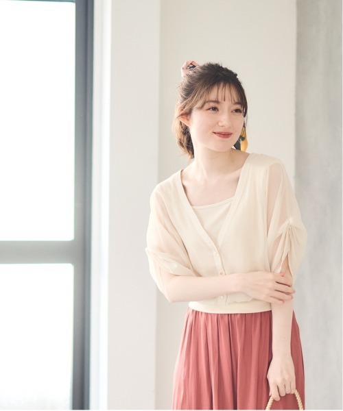 12Twelve Agenda(トゥエルブ アジェンダ)の「シアーVネック袖タックインナー付プルオーバー(Tシャツ/カットソー・レディース・チャコールグレー/サックスブルー/アイボリー・M)」の22枚目の写真