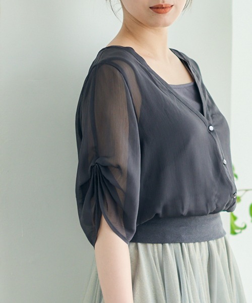 12Twelve Agenda(トゥエルブ アジェンダ)の「シアーVネック袖タックインナー付プルオーバー(Tシャツ/カットソー・レディース・チャコールグレー/サックスブルー/アイボリー・M)」の17枚目の写真