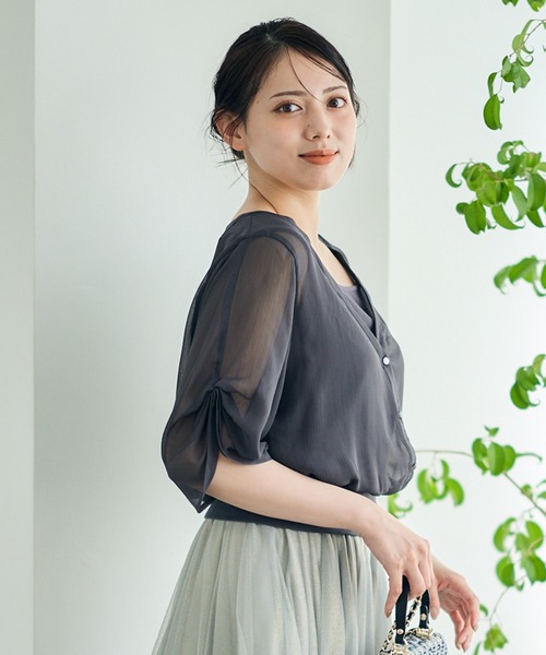 12Twelve Agenda(トゥエルブ アジェンダ)の「シアーVネック袖タックインナー付プルオーバー(Tシャツ/カットソー・レディース・チャコールグレー/サックスブルー/アイボリー・M)」の18枚目の写真