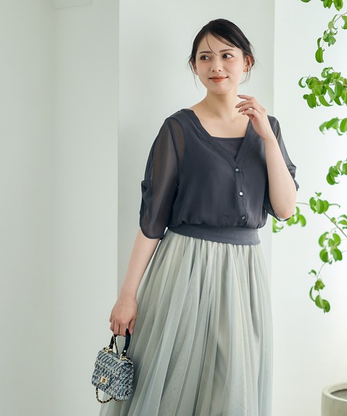 12Twelve Agenda(トゥエルブ アジェンダ)の「シアーVネック袖タックインナー付プルオーバー(Tシャツ/カットソー・レディース・チャコールグレー/サックスブルー/アイボリー・M)」の19枚目の写真