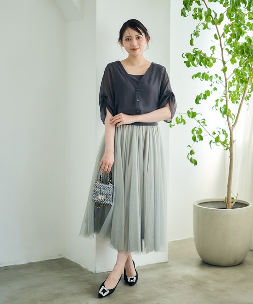 12Twelve Agenda(トゥエルブ アジェンダ)の「シアーVネック袖タックインナー付プルオーバー(Tシャツ/カットソー・レディース・チャコールグレー/サックスブルー/アイボリー・M)」の20枚目の写真