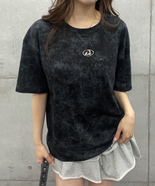 ROGER AND RAW（ロジャーアンドロウ）の「プレート付きラメビックTシャツ（Tシャツ/カットソー・レディース・ホワイト/ブラック/ピンク・LARGE/MEDIUM/SMALL）」の3枚目の写真