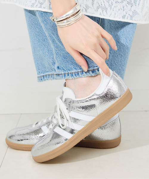 adidas（アディダス）の「adidas/アディダス SAMBA OG W JR0035（スニーカー・レディース・シルバー・23cm/23.5cm/24cm/24.5cm）」の6枚目の写真
