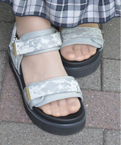 axes femme(アクシーズファム)の「レース重ねベルトスポサン(サンダル・レディース・グレー/ブラック・MEDIUM/LARGE)」の2枚目の写真