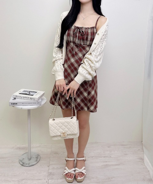 INGNI(イング)の「チェック柄ミニキャミワンピース(ワンピース・レディース・ブラウン系その他2/ブラック系/ブルー系8・M)」の13枚目の写真