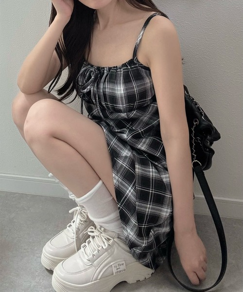 INGNI(イング)の「チェック柄ミニキャミワンピース(ワンピース・レディース・ブラウン系その他2/ブラック系/ブルー系8・M)」の18枚目の写真