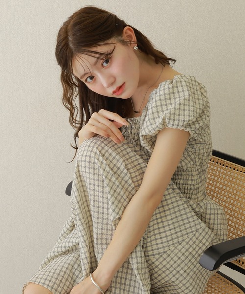 LAULEN(ローレン)の「check shirring puff sleeves dress /チェック柄 ウエスト シャーリング パフスリーブ ロング ワンピース(ワンピース・レディース・アイボリー/ブラック・FREE)」の2枚目の写真