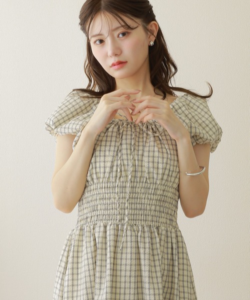 LAULEN(ローレン)の「check shirring puff sleeves dress /チェック柄 ウエスト シャーリング パフスリーブ ロング ワンピース(ワンピース・レディース・アイボリー/ブラック・FREE)」の4枚目の写真