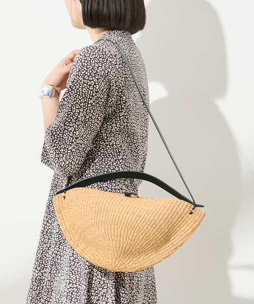 追加2》【INES BRESSAND】MEDIUM WALNUTS(M)：ショルダーバッグ