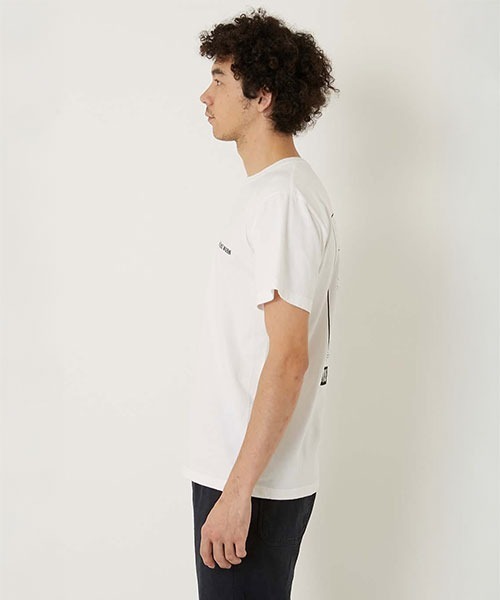 BLUE BLUE(ブルーブルー)の「SQUARE YOUR HAT Tシャツ(Tシャツ/カットソー・メンズ・ホワイト/ブラック・SMALL/LARGE/X-LARGE/MEDIUM)」の4枚目の写真