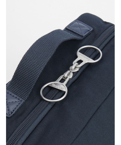 Barbour（バブアー）の「Cascade ジップ ウォッシュバッグ（ボディバッグ/ウエストポーチ・メンズ・ネイビー・ONE SIZE）」の6枚目の写真