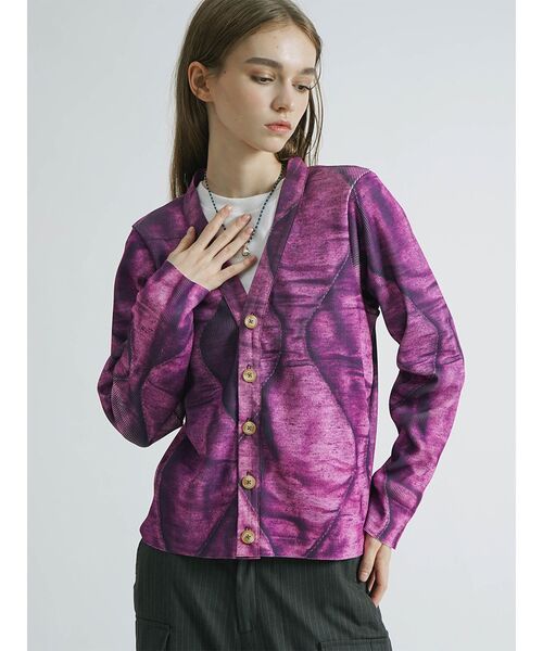 :ETHROF（イーサオブ）の「PRINT RIB CARDIGAN (QUILTING)（カーディガン/ボレロ・レディース・パープル・MEDIUM）」の4枚目の写真