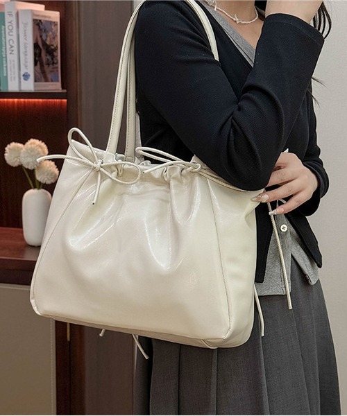 LA VORAGINE(ラ ヴォラジネ)の「シンプル大容量トート(トートバッグ・レディース・イエロー/シルバー/ブラック/アイボリー/グリーン・FREE)」の19枚目の写真