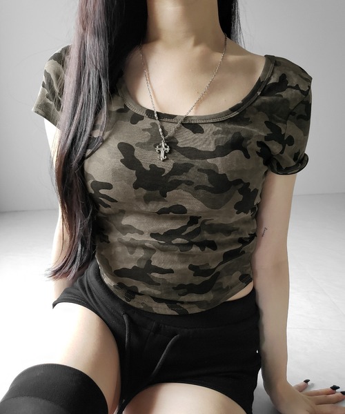 me+em select(ミームセレクト)の「【 2color 】ヴィンテージカモフラスクエアネックショートTシャツ / vintage camouflage square neck short T-shirt(Tシャツ/カットソー・レディース・グレー/カーキ・FREE)」の7枚目の写真