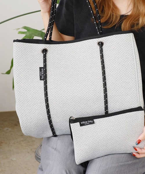 Willow Bay(ウィローベイ)の「Willow Bay/ウィローベイ Daydreamer Neoprene Tote Bag トートバッグ 軽量 秋物 秋服 2026年秋冬(トートバッグ・レディース・ブラック系2/ブラック系1/ホワイト系2/ホワイト系1/ライトグレー/チャコール/カーキ系2/カーキ系1・FREE)」の6枚目の写真