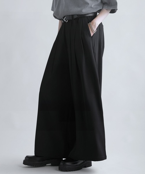 SOCCE(ソーシー)の「ワイドドレープ袴スラックス(スラックス・メンズ・チャコール/ブラック・S/M/L/XL)」の5枚目の写真